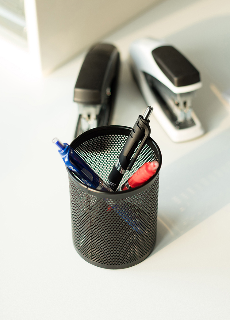 得力909圓形金屬網格筆筒黑φ80*100mm